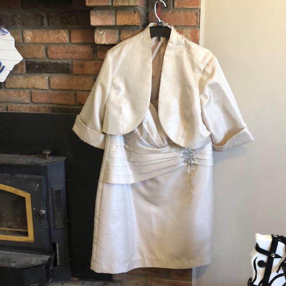 Dresses & Skirts - 2piece Mother’s dress or evening dress.